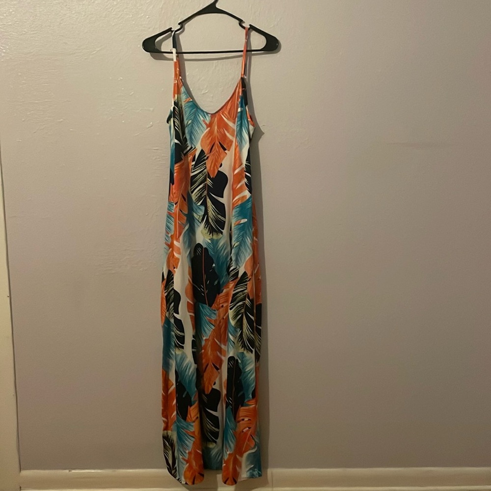 Leaf Motif  Maxi Dress